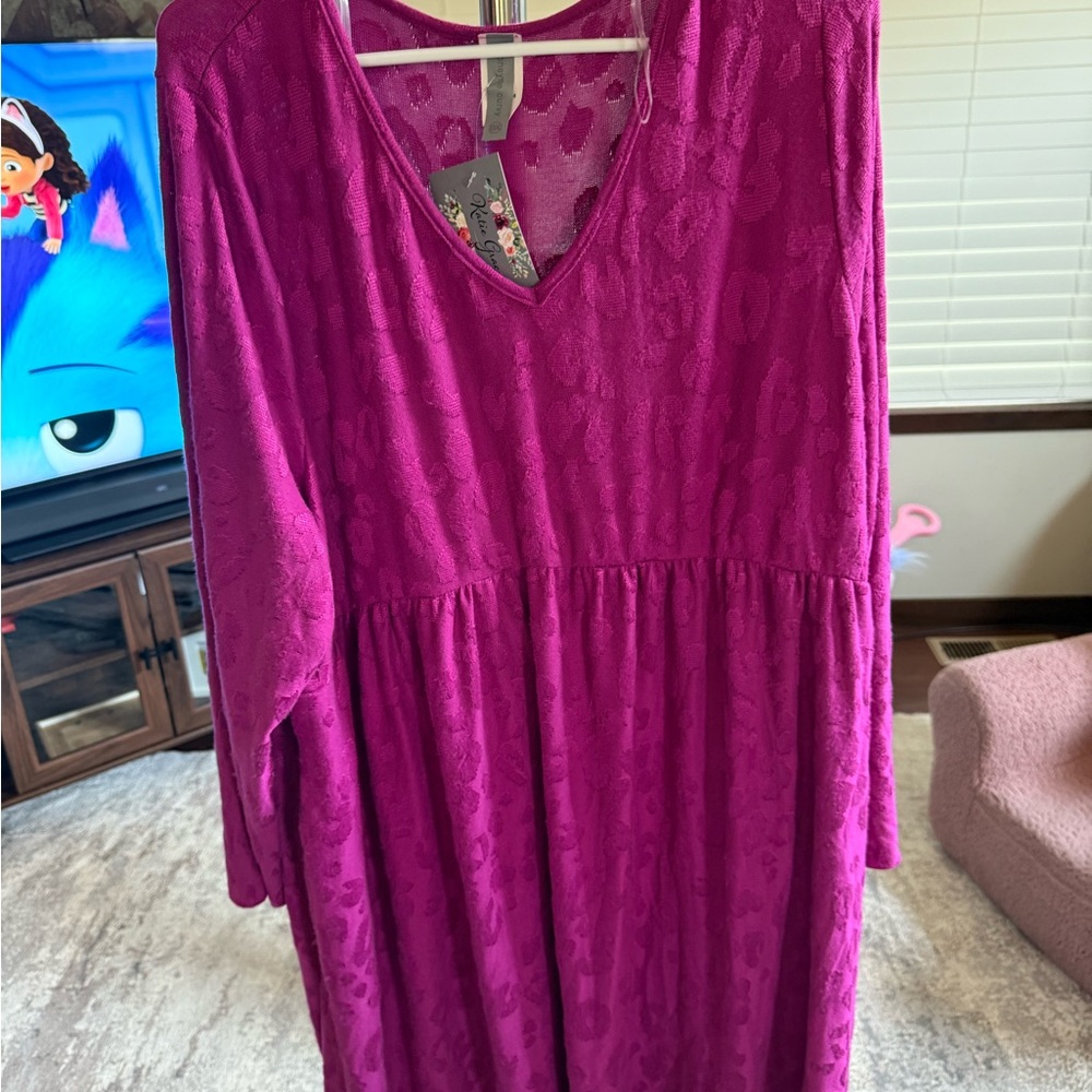 Women's V-Neck Fuchsia Textured Tiered Dress